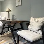 Unique Clifton Apartment On Historic Crescent